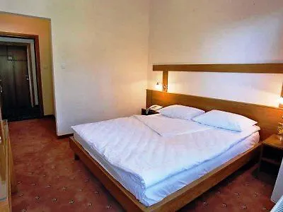 Ada Hotel